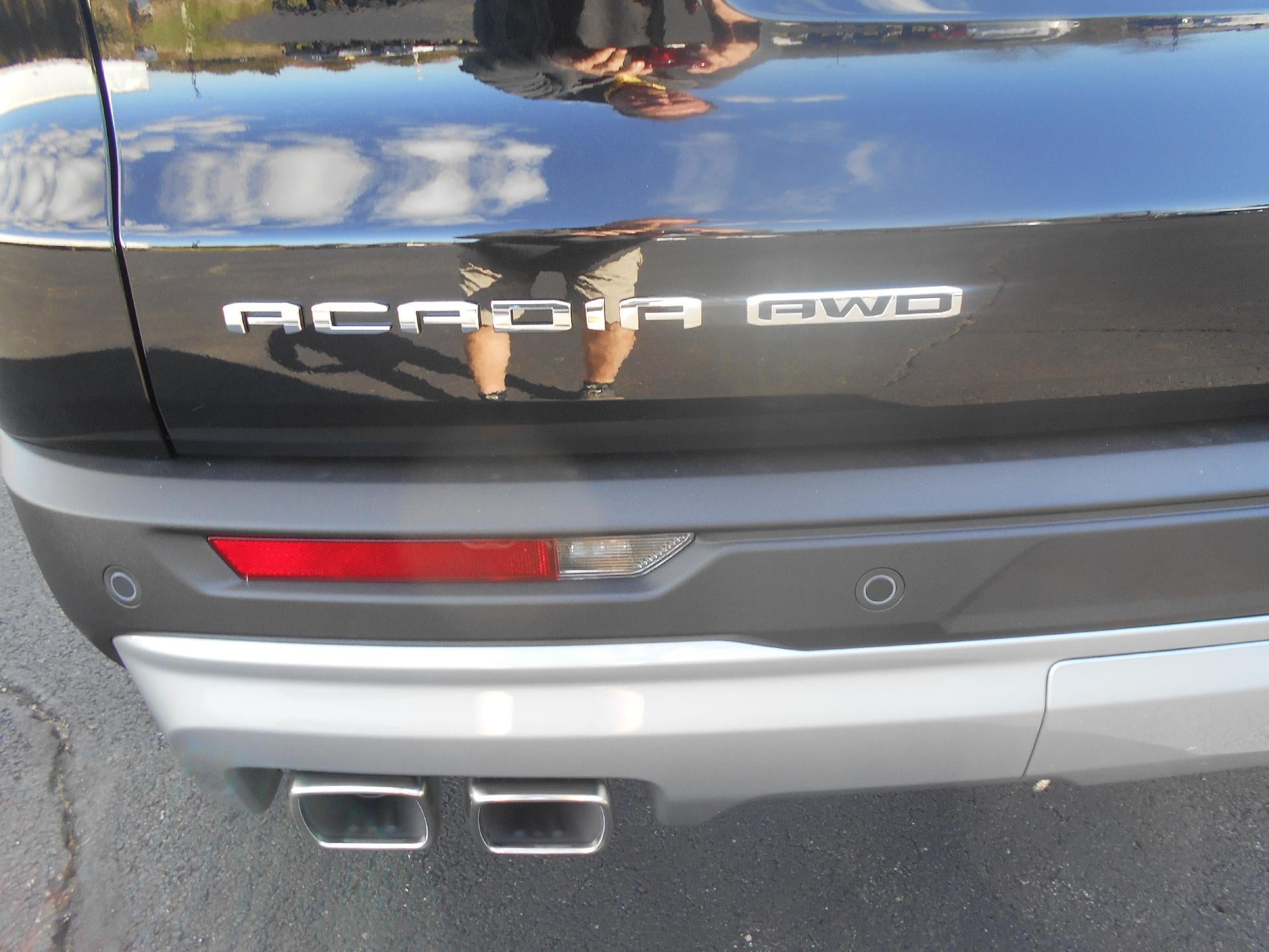 2024 GMC Acadia Elevation