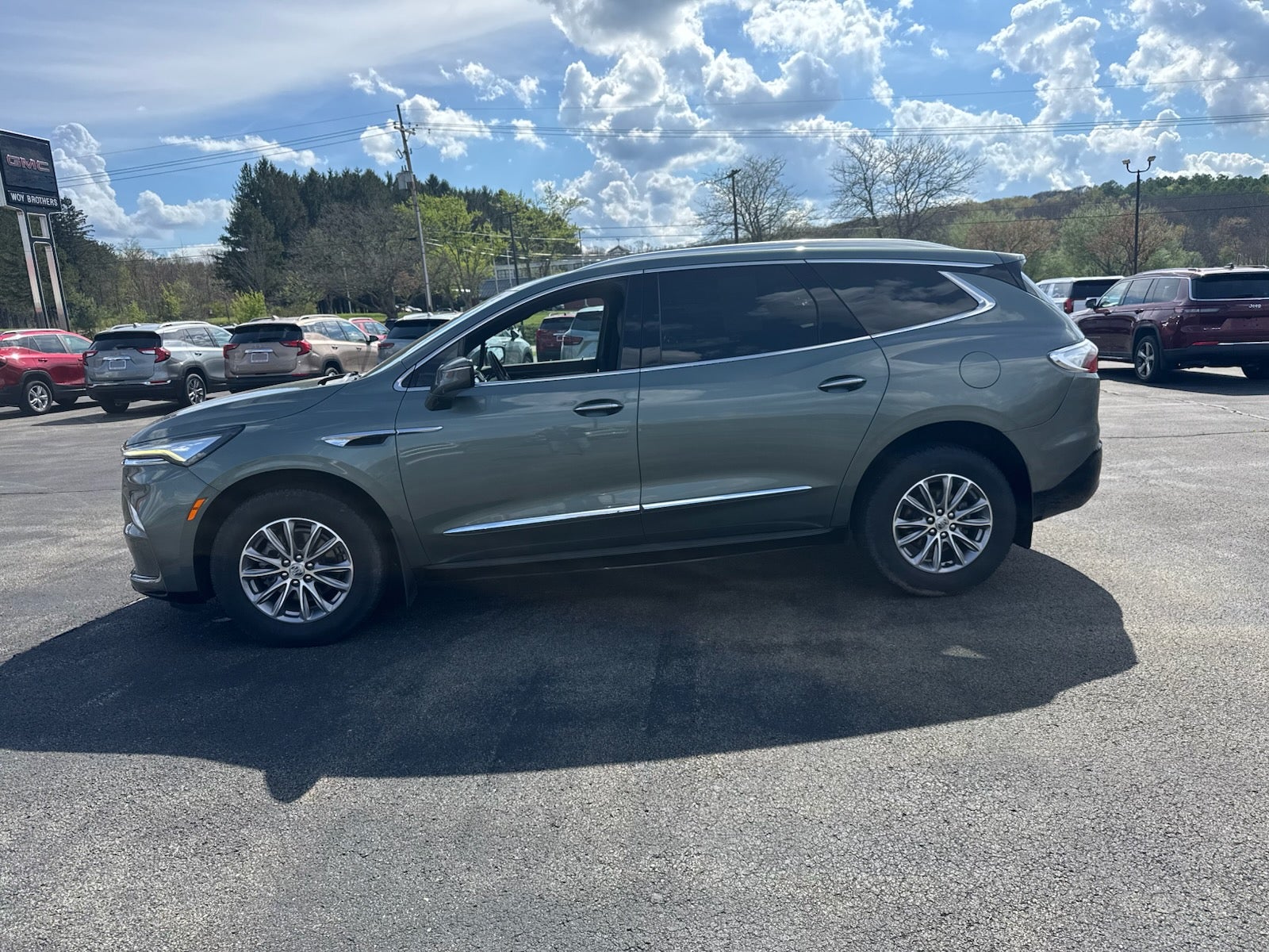 2023 Buick Enclave Essence